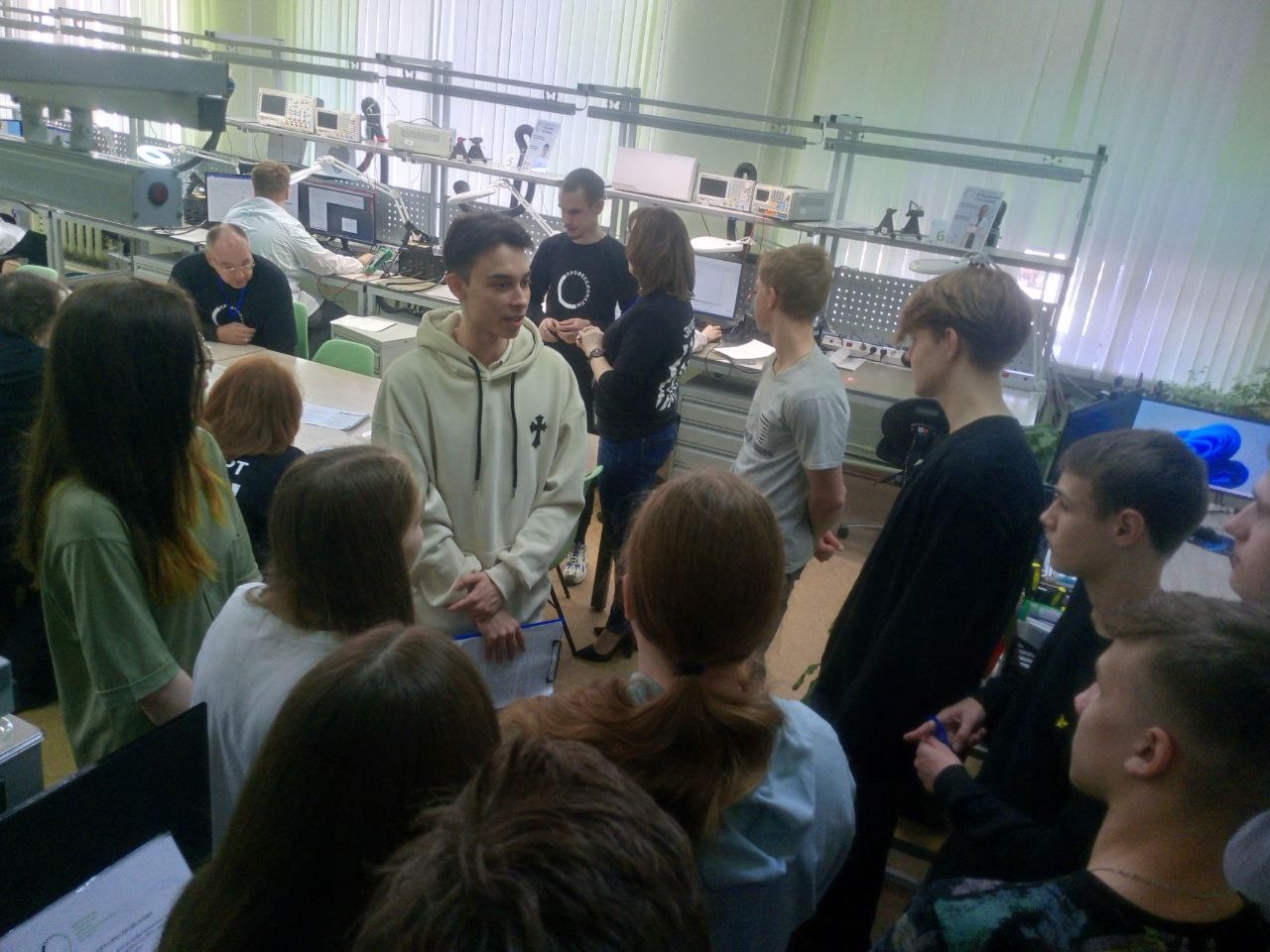 Посещение Калужского техникума электронных приборов.